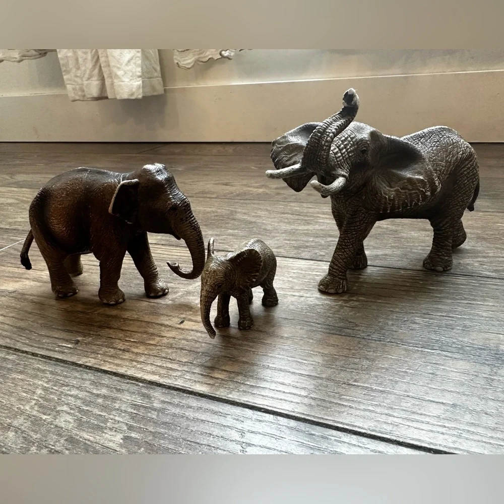 Brown Elephant Schleich Toy Set